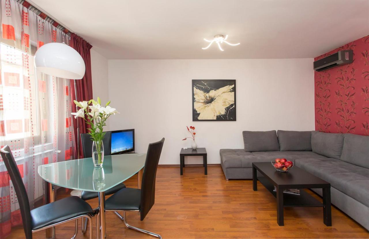סופיה Vitosha Downtown Apartments מראה חיצוני תמונה