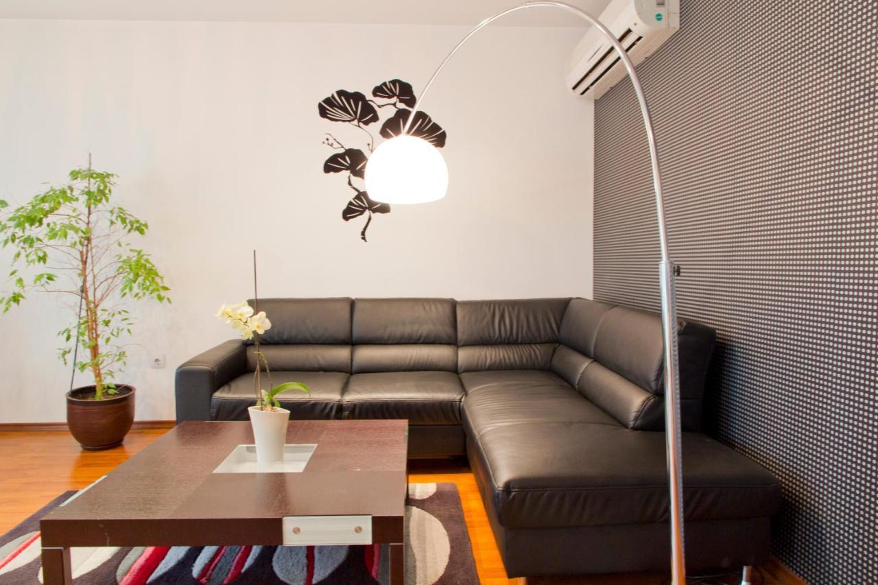 סופיה Vitosha Downtown Apartments מראה חיצוני תמונה