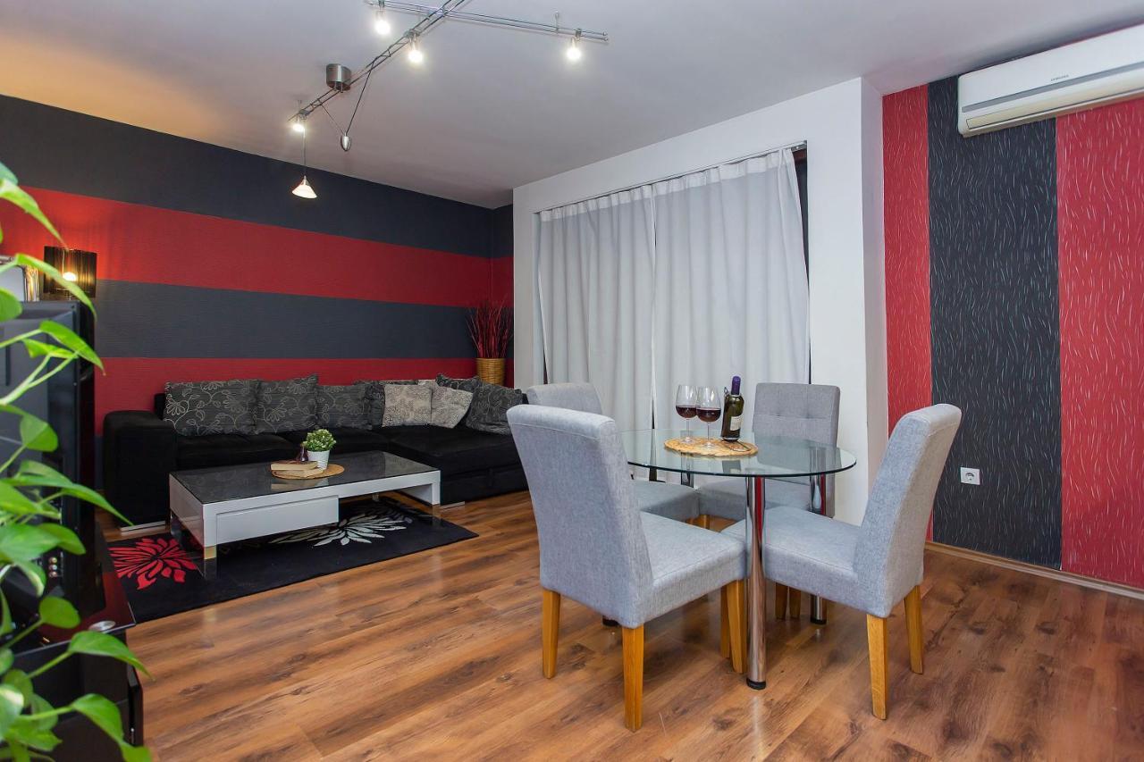 סופיה Vitosha Downtown Apartments מראה חיצוני תמונה