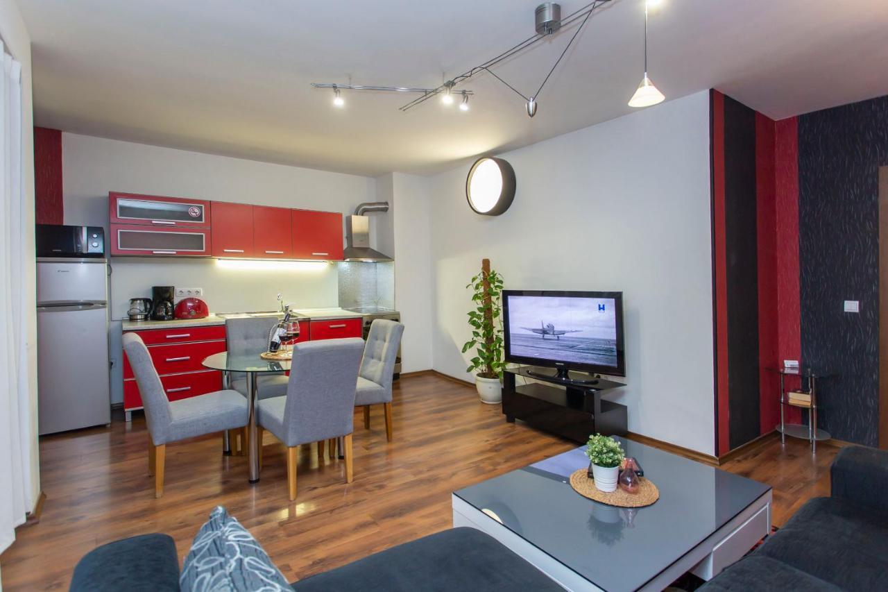 סופיה Vitosha Downtown Apartments מראה חיצוני תמונה
