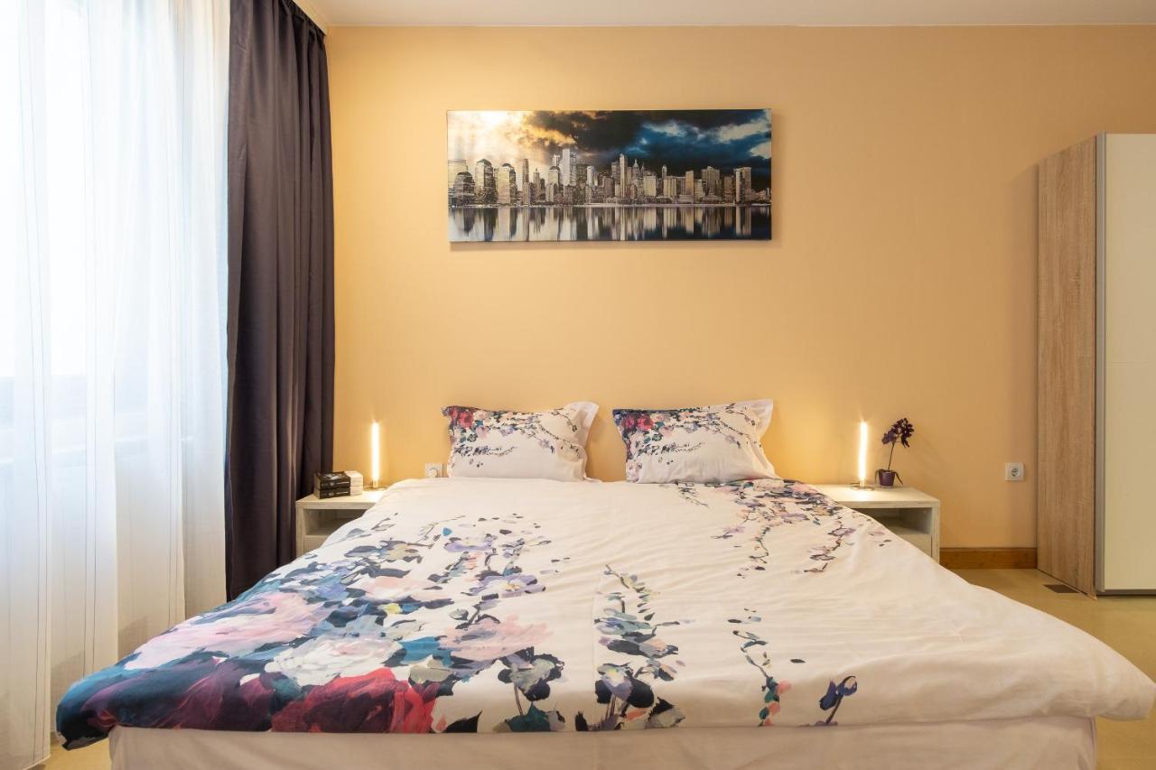 סופיה Vitosha Downtown Apartments מראה חיצוני תמונה